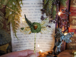 Lade das Bild in den Galerie-Viewer, OOAK Hairclip - Acorn Forest