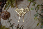 Lade das Bild in den Galerie-Viewer, The Luna Moth necklace - gold / silver