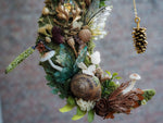 Lade das Bild in den Galerie-Viewer, OOAK Moon wall hanging - Pinecone
