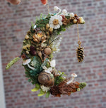 Lade das Bild in den Galerie-Viewer, OOAK Moon wall hanging - Pinecone
