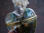 Lade das Bild in den Galerie-Viewer, OOAK Glass hearted container - kelpie
