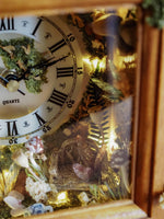 Lade das Bild in den Galerie-Viewer, OOAK Faerie Vintage Clock
