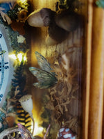 Lade das Bild in den Galerie-Viewer, OOAK Faerie Vintage Clock
