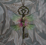 Lade das Bild in den Galerie-Viewer, OOAK Woodland Key Dragonfly Necklace
