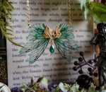 Load image into Gallery viewer, Golden dusk leaf necklace - emerald
