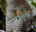 Load image into Gallery viewer, Golden dusk leaf necklace - emerald, nature
