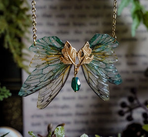 Golden dusk leaf necklace - emerald, nature