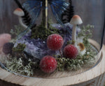 Lade das Bild in den Galerie-Viewer, OOAK Fairy Globe - Luna Moth Key
