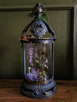 Lade das Bild in den Galerie-Viewer, OOAK Faerie Lantern Wisteria Dream - Lightning function

