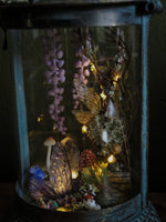Lade das Bild in den Galerie-Viewer, OOAK Faerie Lantern Wisteria Dream - Lightning function
