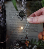 Lade das Bild in den Galerie-Viewer, Elf Ear Cuffs - silver, green, leaf

