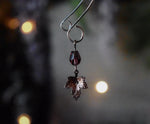 Lade das Bild in den Galerie-Viewer, Elf Ear Cuffs - silver, green, leaf
