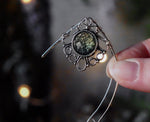 Lade das Bild in den Galerie-Viewer, Elf Ear Cuffs - silver, green, leaf
