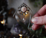 Lade das Bild in den Galerie-Viewer, Elf Ear Cuffs - pink flower
