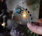 Lade das Bild in den Galerie-Viewer, Elf Ear Cuffs - silver, burgundy, black
