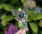 Lade das Bild in den Galerie-Viewer, Haircomb Luna Moth
