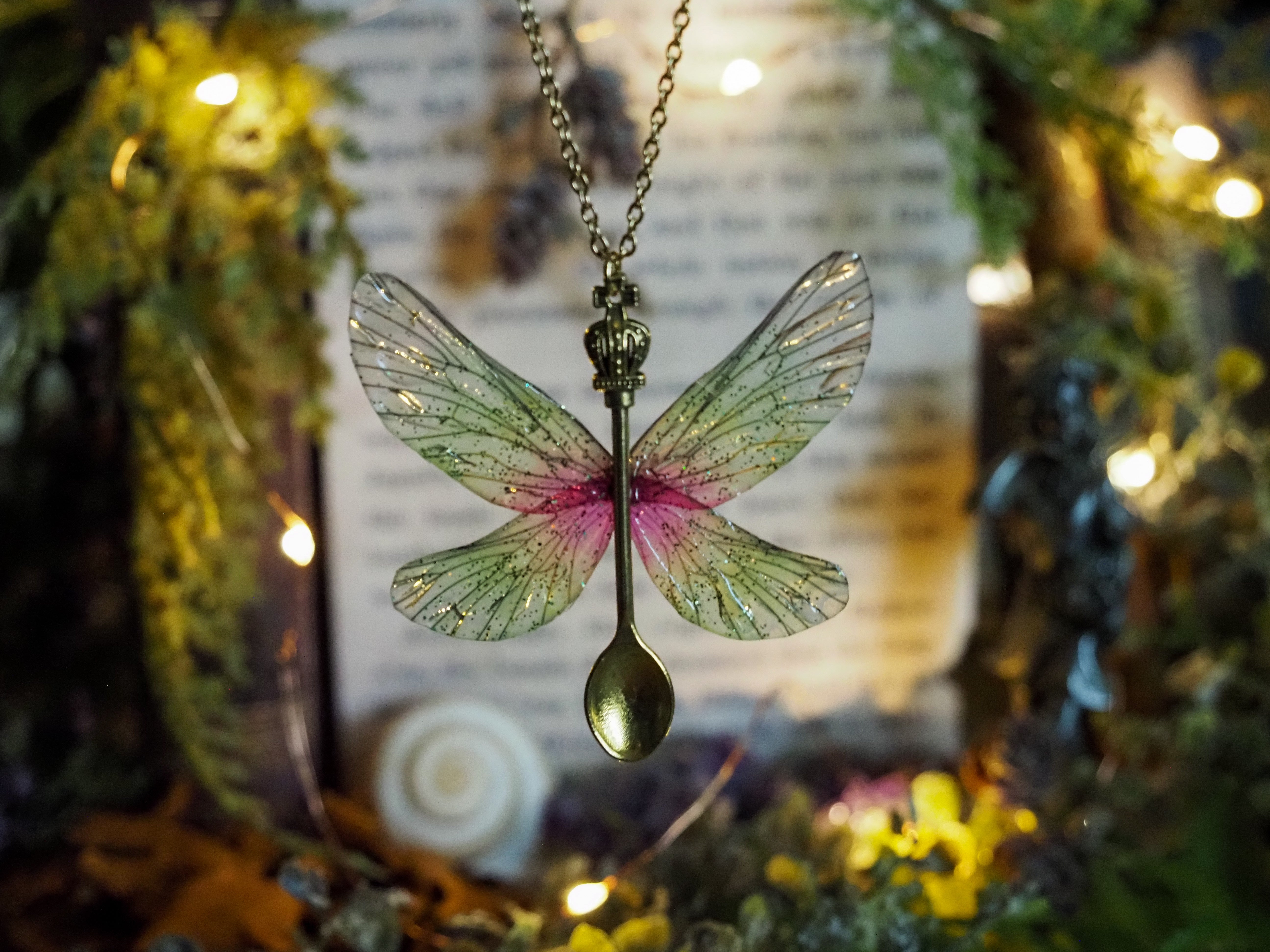 Flying Spoon green pink gold