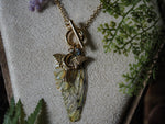Lade das Bild in den Galerie-Viewer, Charm Fae Necklace Luna Moth, nature, gold
