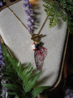 Lade das Bild in den Galerie-Viewer, Charm Fae Necklace red, apple, gold

