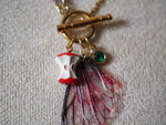 Lade das Bild in den Galerie-Viewer, Charm Fae Necklace red, apple, gold

