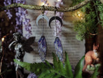 Lade das Bild in den Galerie-Viewer, Moon Earrings purple, silver
