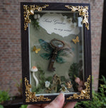 Lade das Bild in den Galerie-Viewer, OOAK Secret Garden Frame 4
