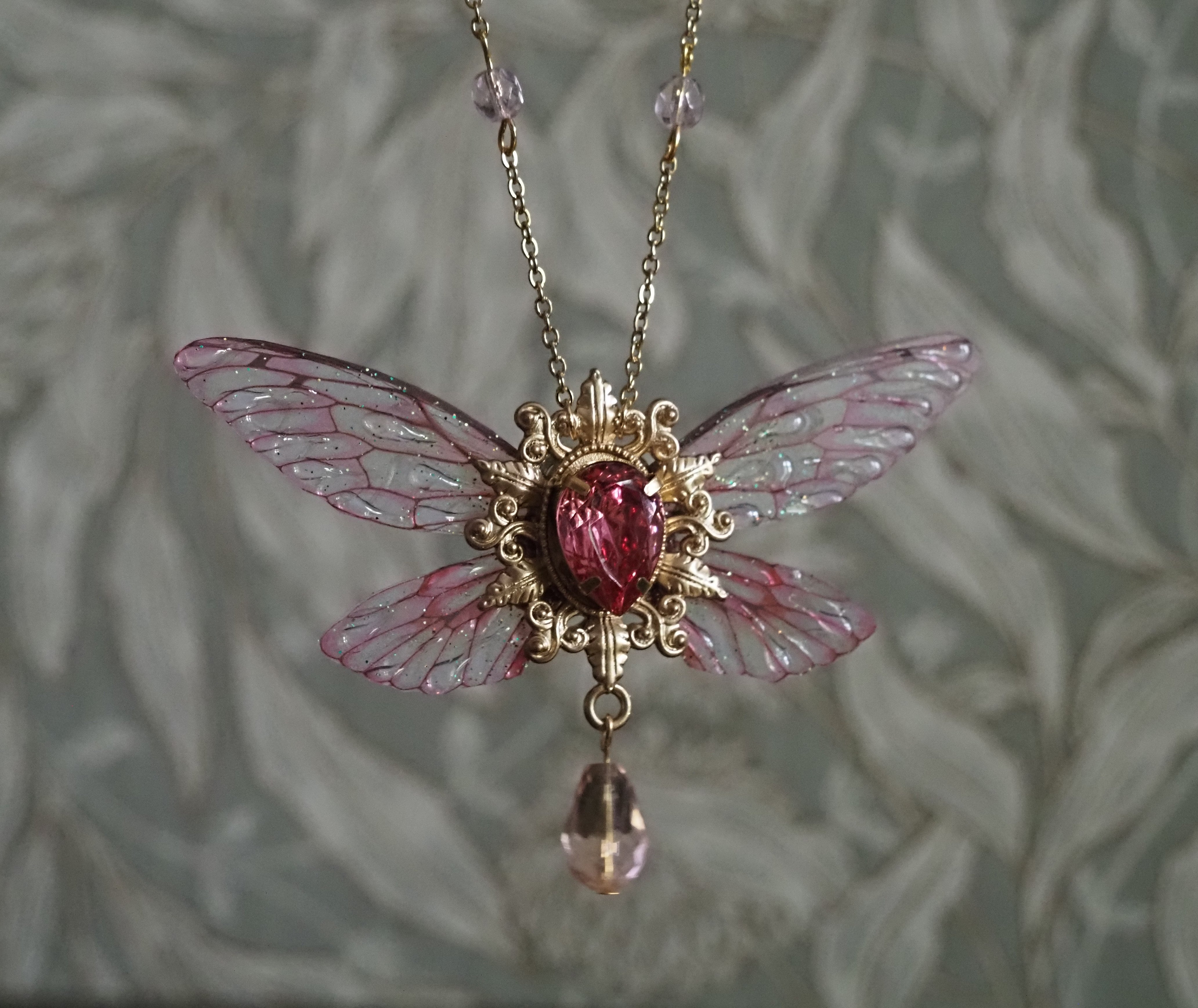 Whimsical necklace light pink gold