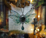 Lade das Bild in den Galerie-Viewer, Pixie necklace emerald double winged
