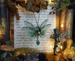 Lade das Bild in den Galerie-Viewer, Pixie necklace emerald double winged
