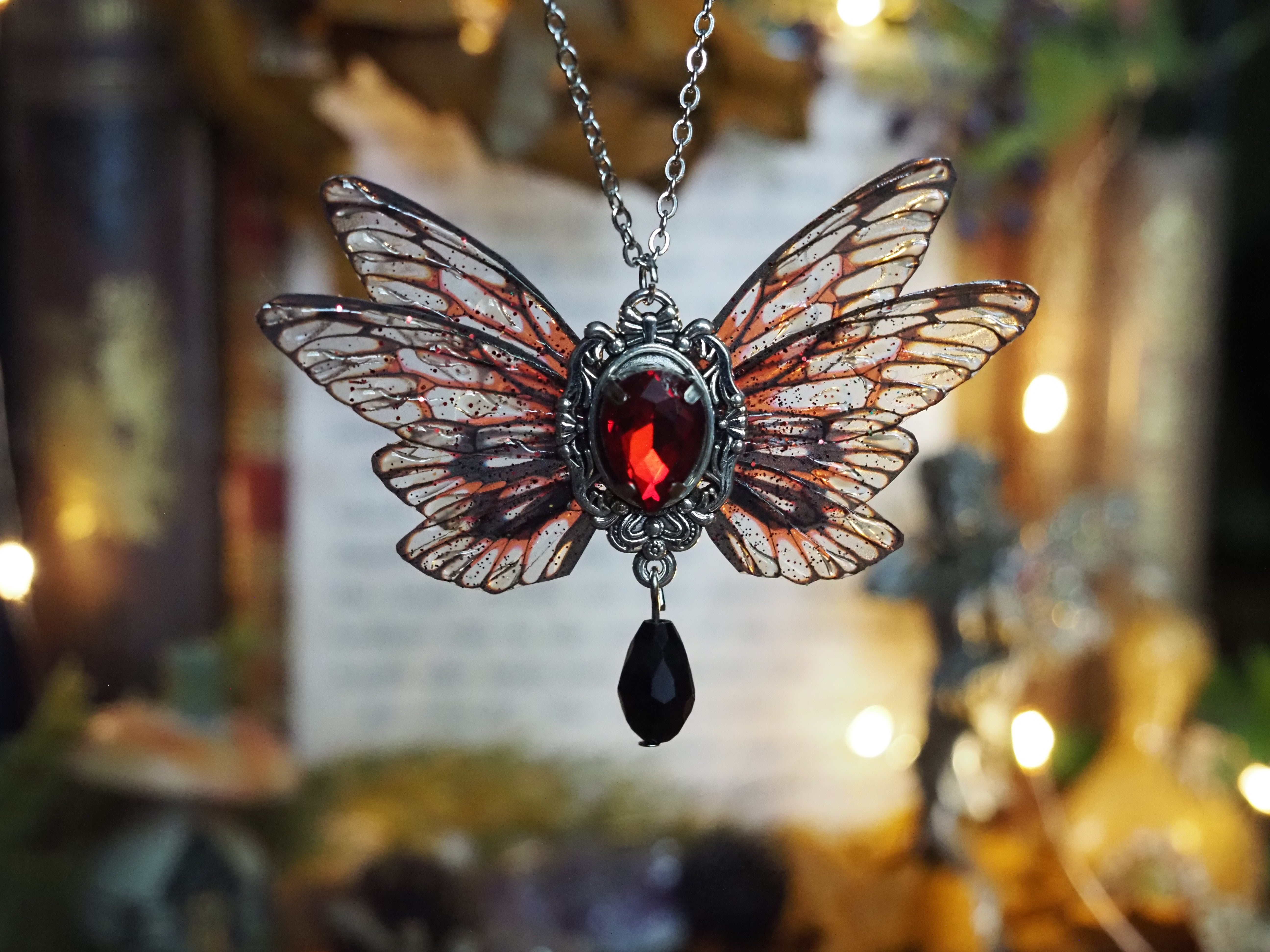 Pixie necklace bloody double winged