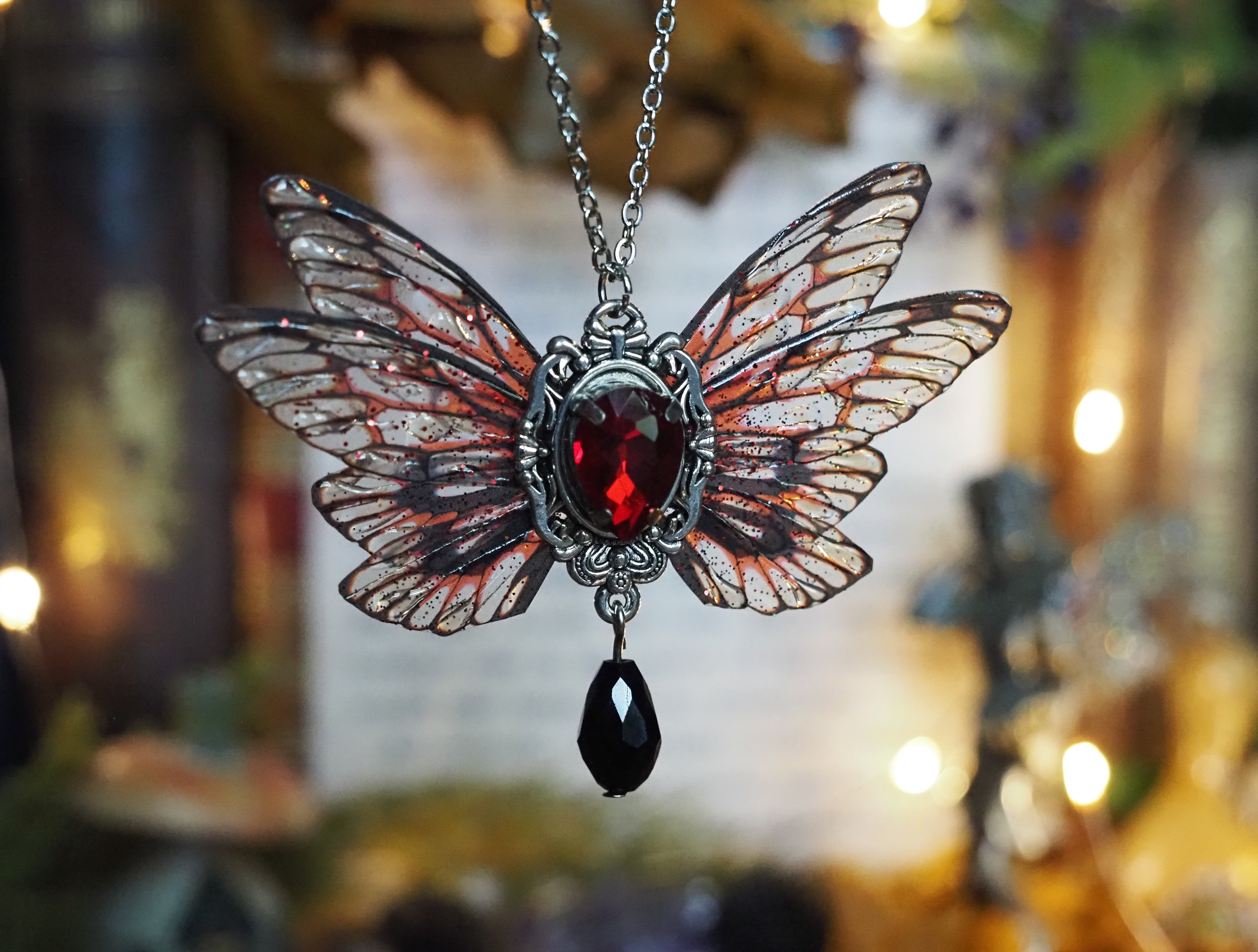 Pixie necklace bloody double winged