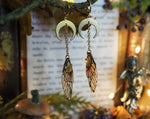 Lade das Bild in den Galerie-Viewer, Moon Faerie Earrings pumpkin patch leaf
