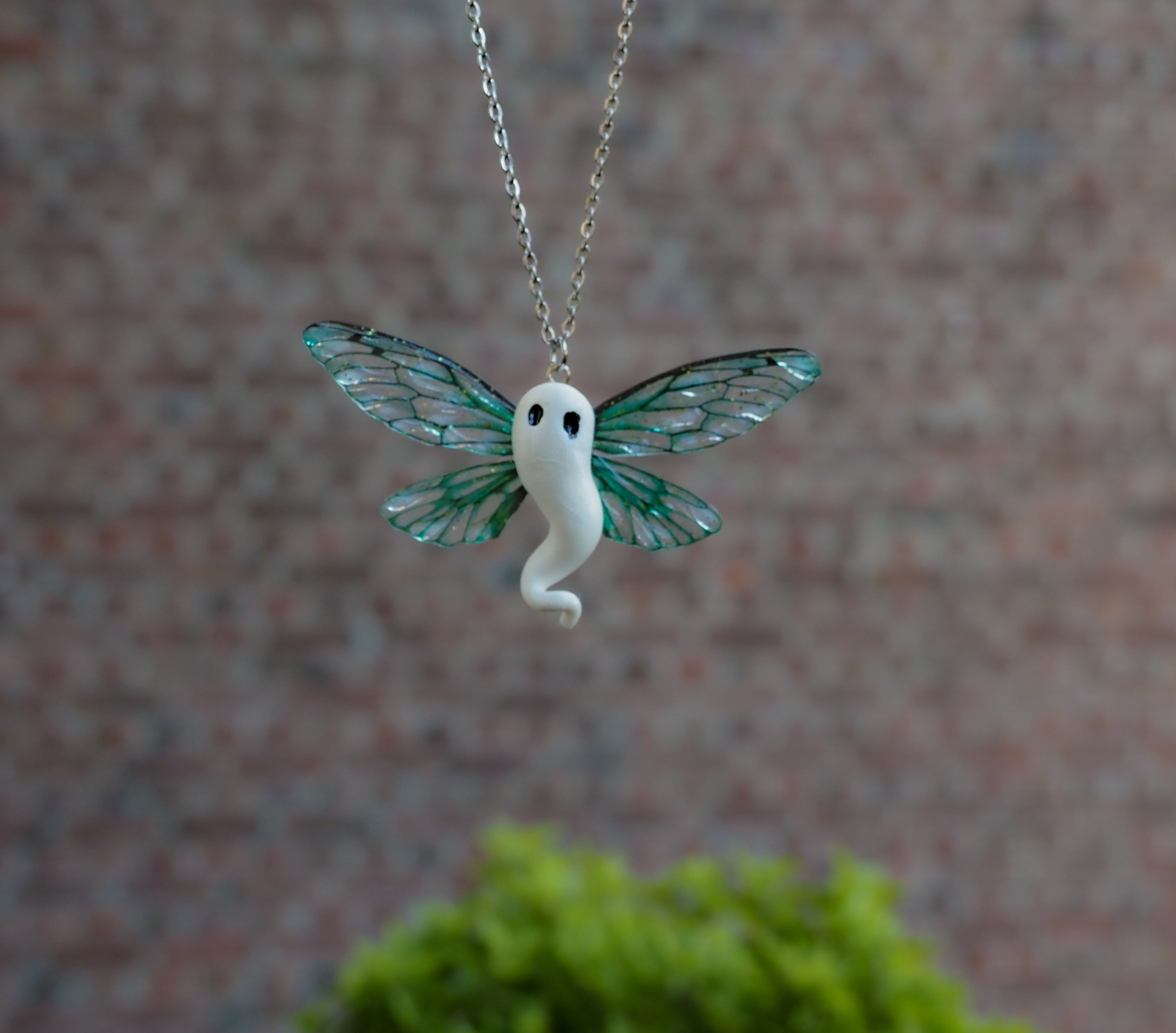 Ghost necklace - emerald green