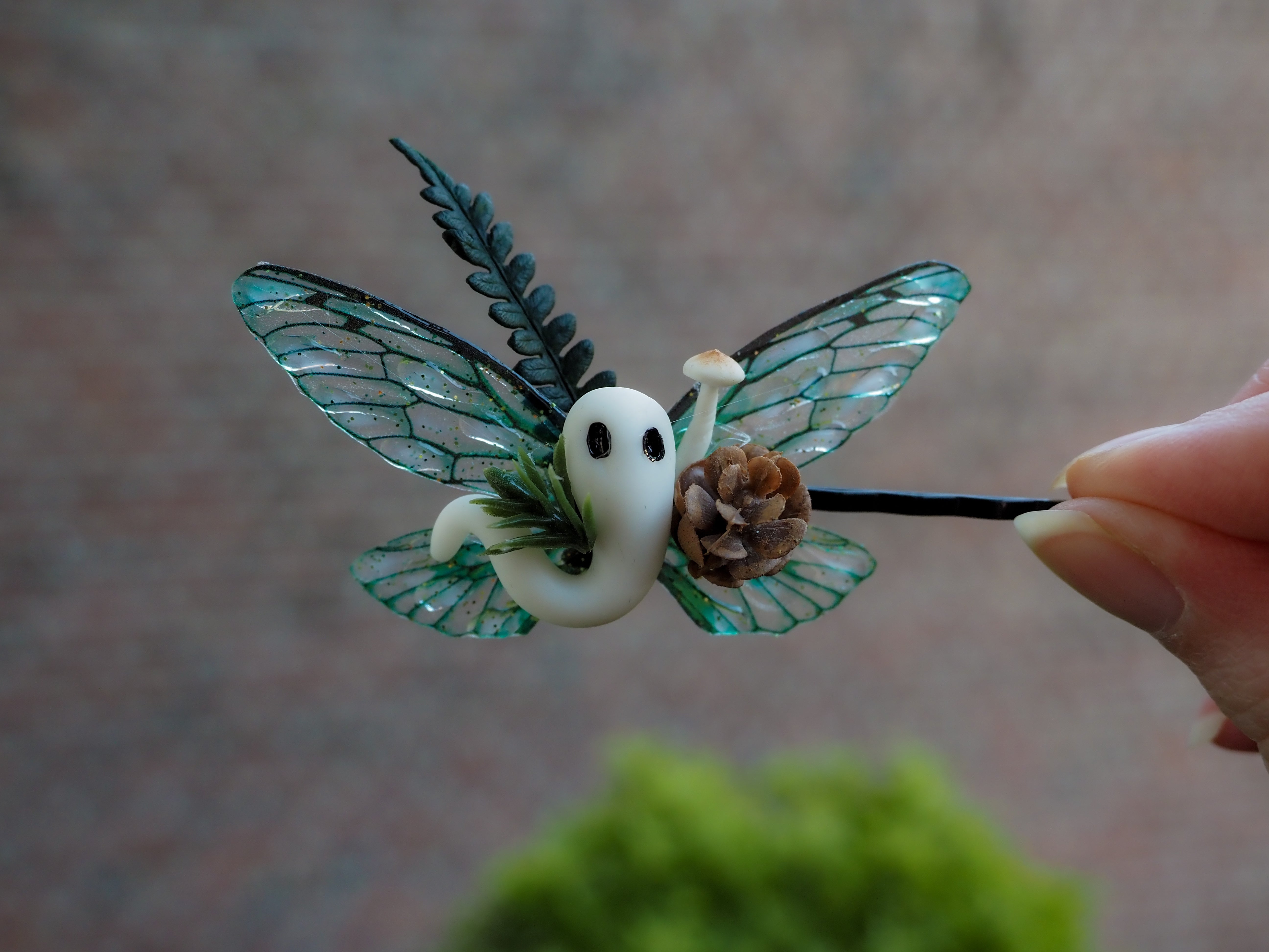 Ghosty Hairpin - emerald