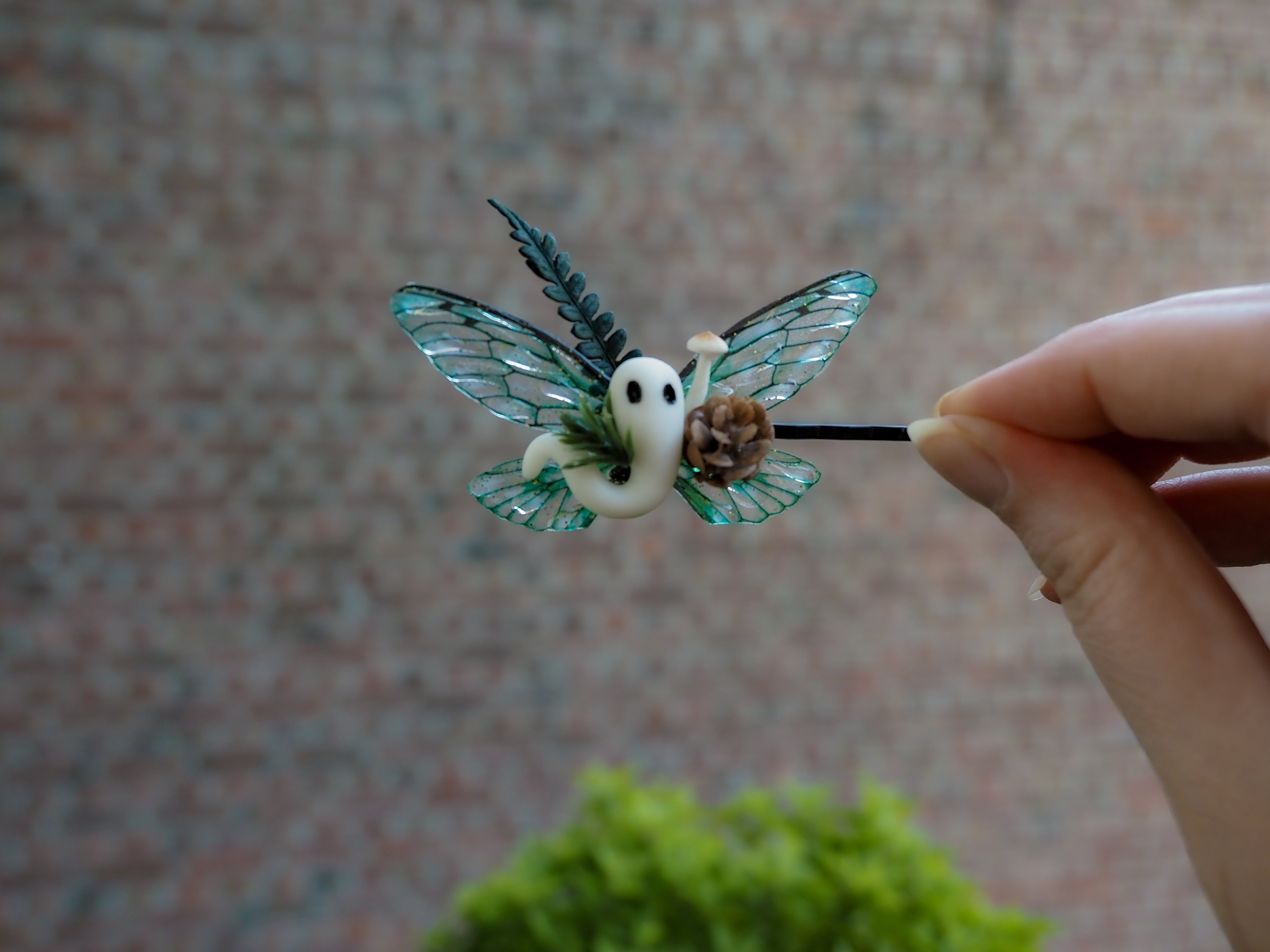 Ghosty Hairpin - emerald