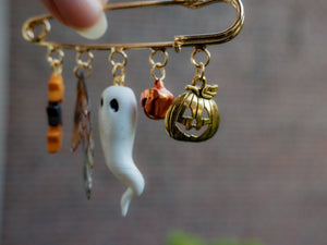 Ghosty Pin - pumpkin patch