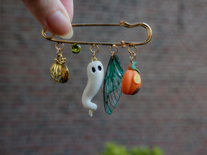 Ghosty Pin - pumpkin house