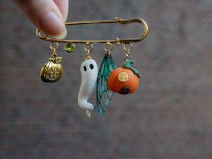 Ghosty Pin - pumpkin house