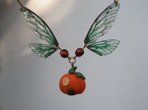 Pumpkin House necklace - emerald