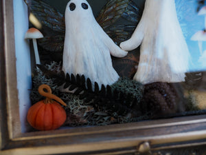 OOAK Ghosties on Graveyard