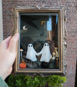 OOAK Ghosties on Graveyard