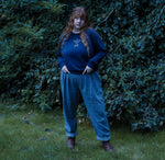 Load image into Gallery viewer, Hoa Hoa Hoa Sweater - lightweight edition
