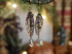 Lade das Bild in den Galerie-Viewer, Earrings Swarovski - gold, key, purple
