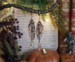 Lade das Bild in den Galerie-Viewer, Earrings Swarovski - gold, key, purple

