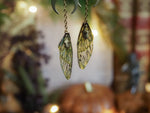 Lade das Bild in den Galerie-Viewer, Earrings Moon - gold, moss green
