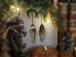 Lade das Bild in den Galerie-Viewer, Earrings Moon - gold, black
