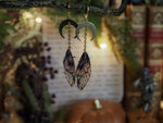 Lade das Bild in den Galerie-Viewer, Earrings Moon - gold, spooky
