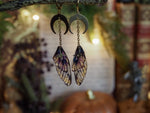 Lade das Bild in den Galerie-Viewer, Earrings Moon - gold, spooky
