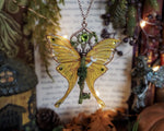 Lade das Bild in den Galerie-Viewer, OOAK Flying Key - Forest Moth
