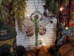 Lade das Bild in den Galerie-Viewer, OOAK Flying Key - Autumn Fae
